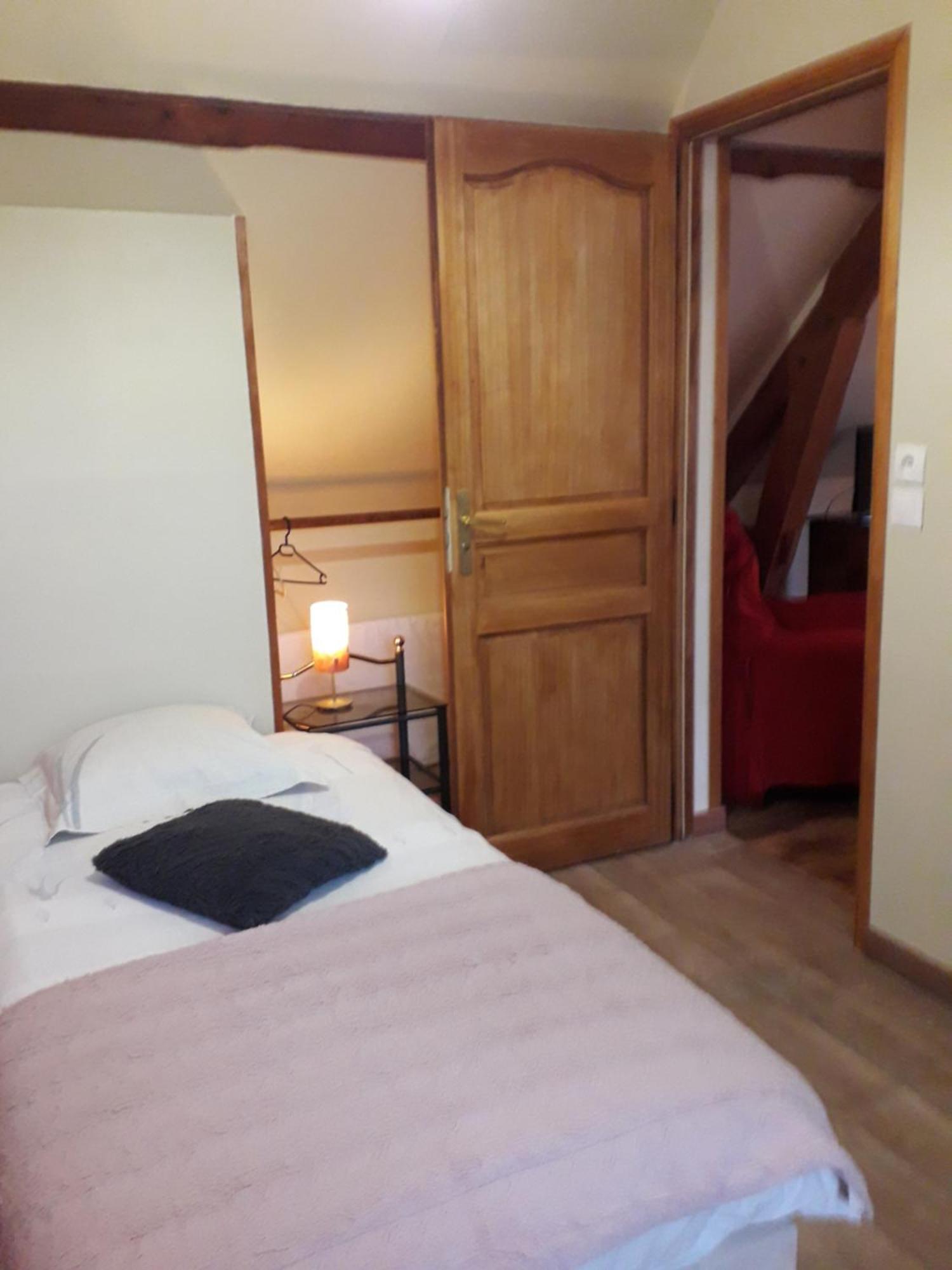 Les Trois Pommiers Bed and Breakfast Sommery Buitenkant foto